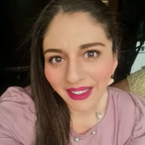 Profile photo of Laura Yanny